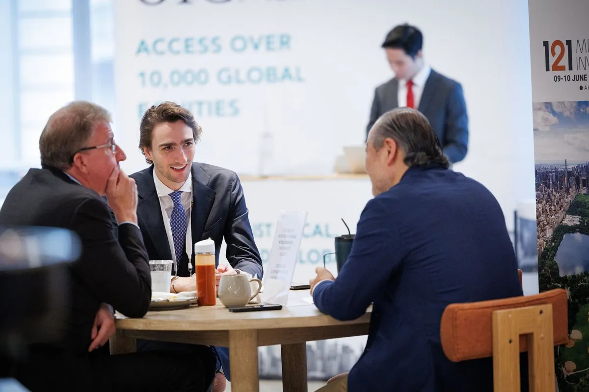 Mining companies and investors in a 1-2-1 meeting at 121 New York